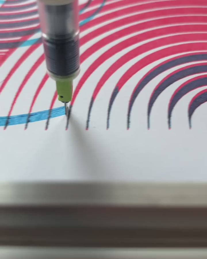 Robot traceur préassemblé iDraw H SE A3/A2 pour l'art génératif et le travail créatif de haute précision